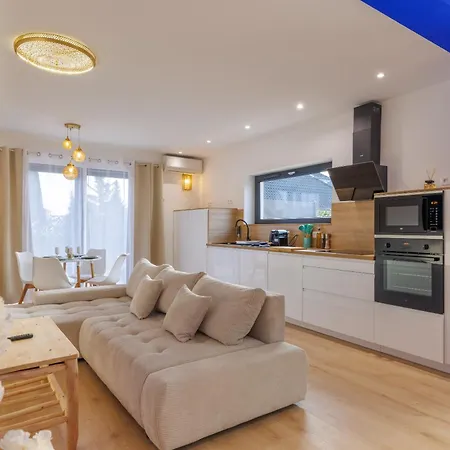 La Roseraie - Prive - Parking Gratuit - Jacuzzi - Familial - Professionnel Apartamento *