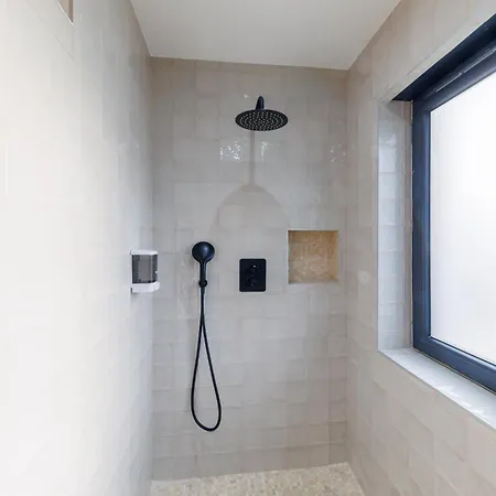 Apartamento La Roseraie - Prive - Parking Gratuit - Jacuzzi - Familial - Professionnel